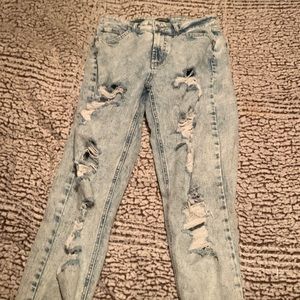 high Rise Wild Fable Mom Jeans Ripped Size 6